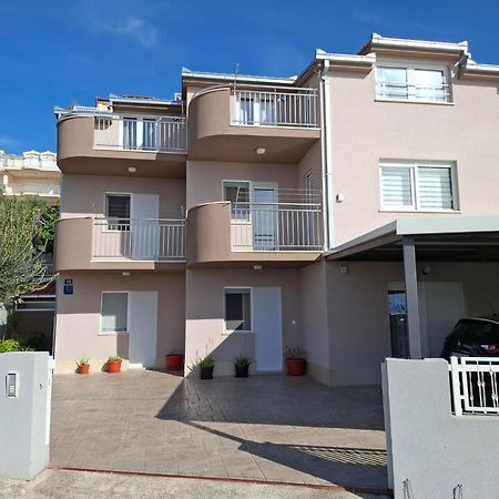 Apartment Ante Дуги Рат Екстериор снимка