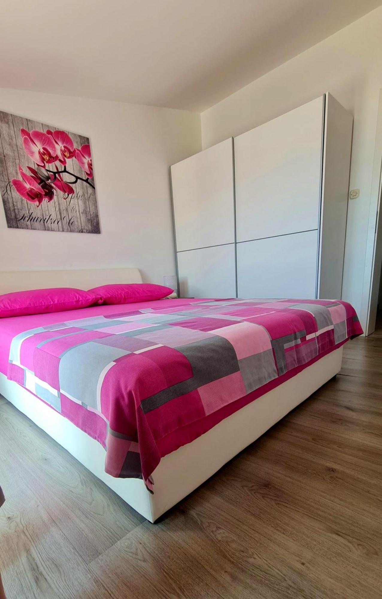 Apartment Ante Дуги Рат Екстериор снимка